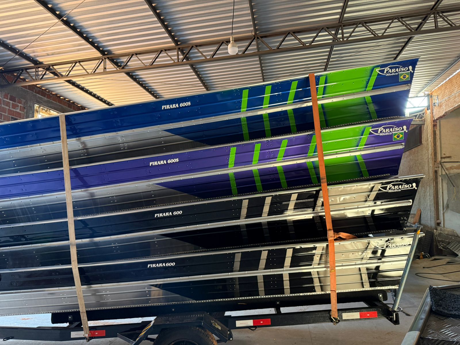 Barco de pesca reforçado